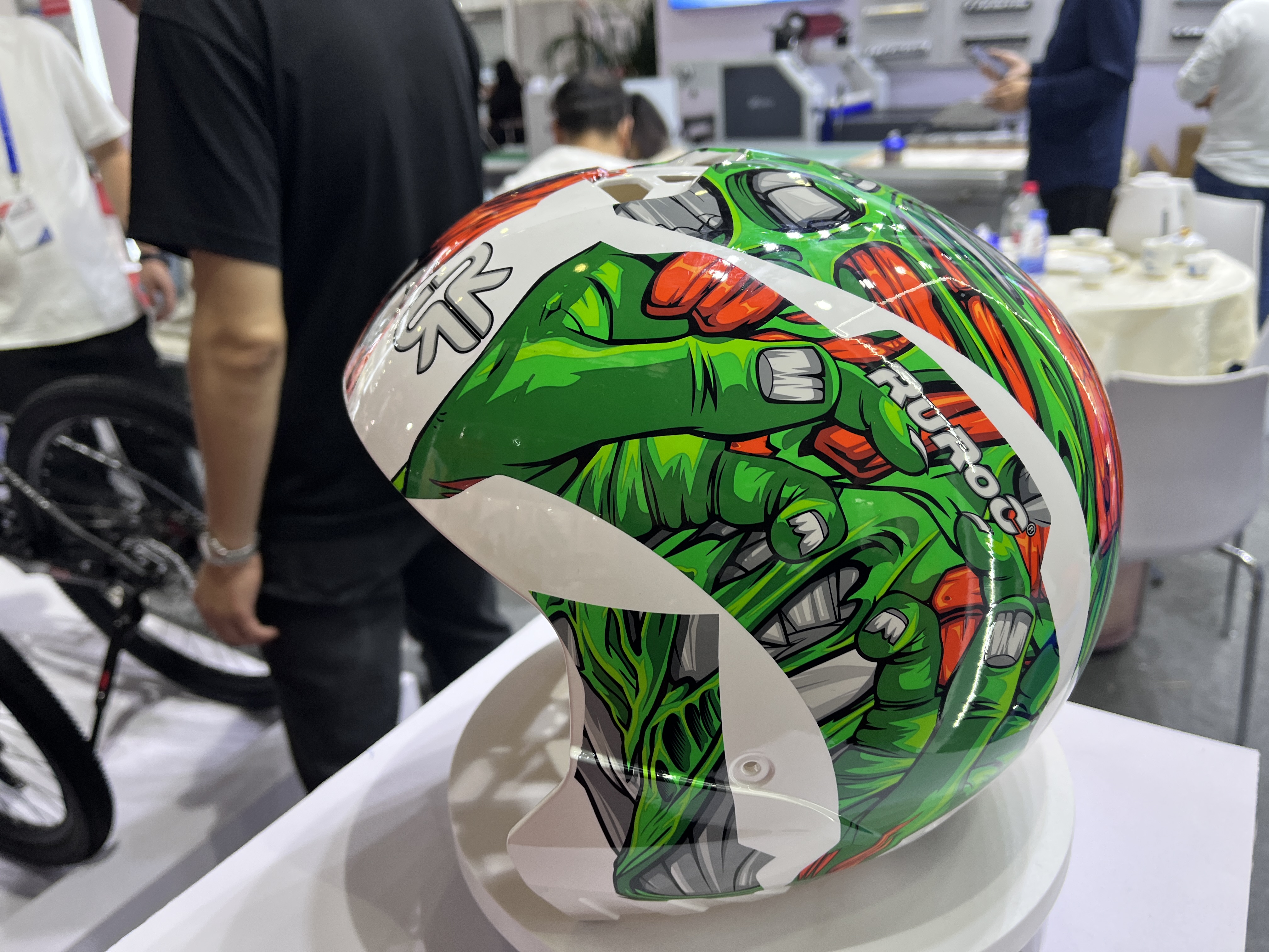 Ink dianggo dina helm